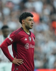 xingkong.com-天空：英冠伯明翰有意签张伯伦 贝西克塔斯准备与球员解约