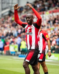 星空体育官网-罗马诺：纽卡提出4000万镑新报价，维萨再次向布伦特福德要求转会