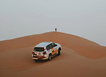 【直播】Jiejie看Xiaoxu一打四:黑哥们这身板也太硬了!这都没死